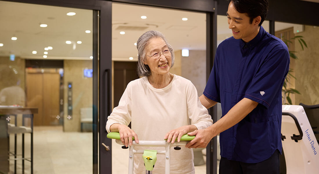 お一人おひとりに合った様々なリハビリプログラム - チャームプレミア 京都烏丸六角 | 京都府京都市中京区の介護付有料老人ホーム（介護施設）